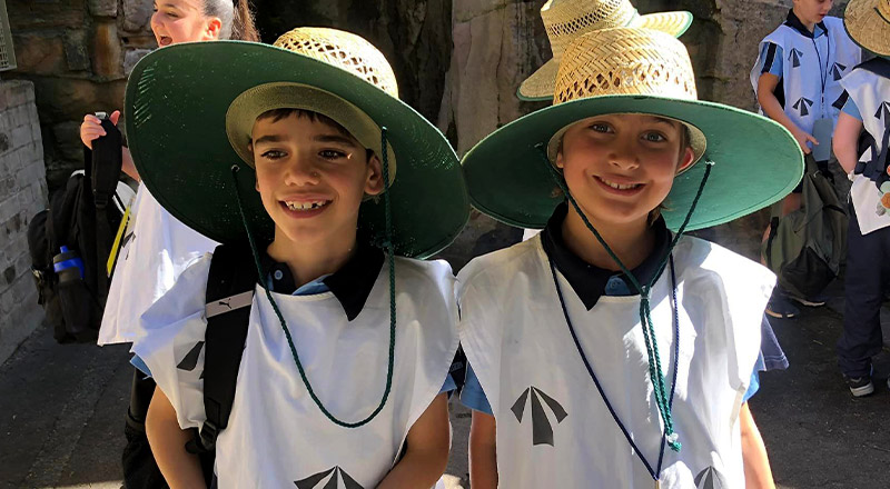 Students from St Madeleine's Catholic Primary School Kenthurst on an excursion