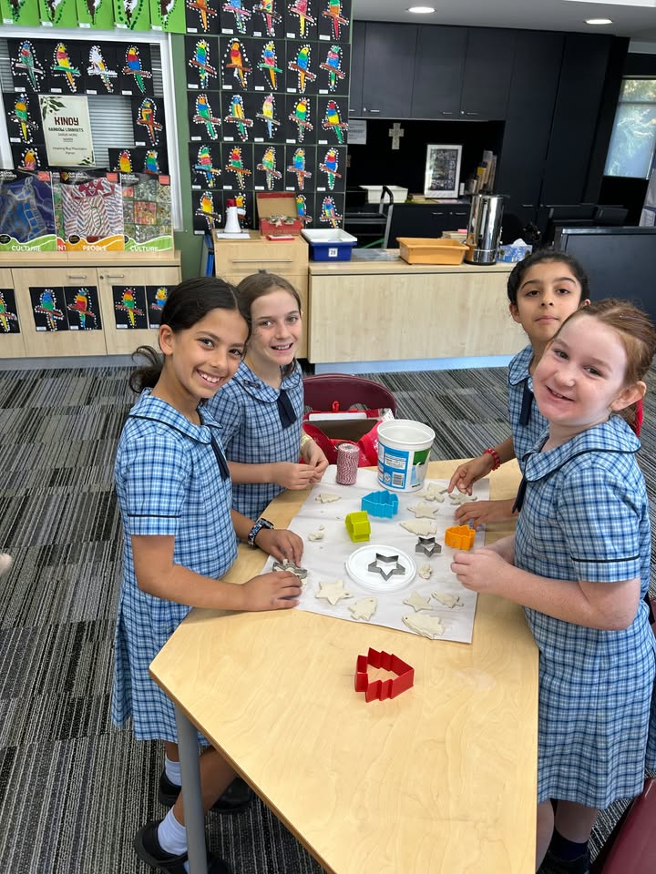 988068295934501_1638348477573143-1